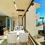 Luxury Diva Sea View Apartment, Bougainville Bay