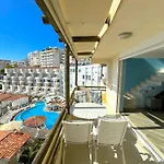 Luxury Diva Sea View Apartment, Bougainville Bay